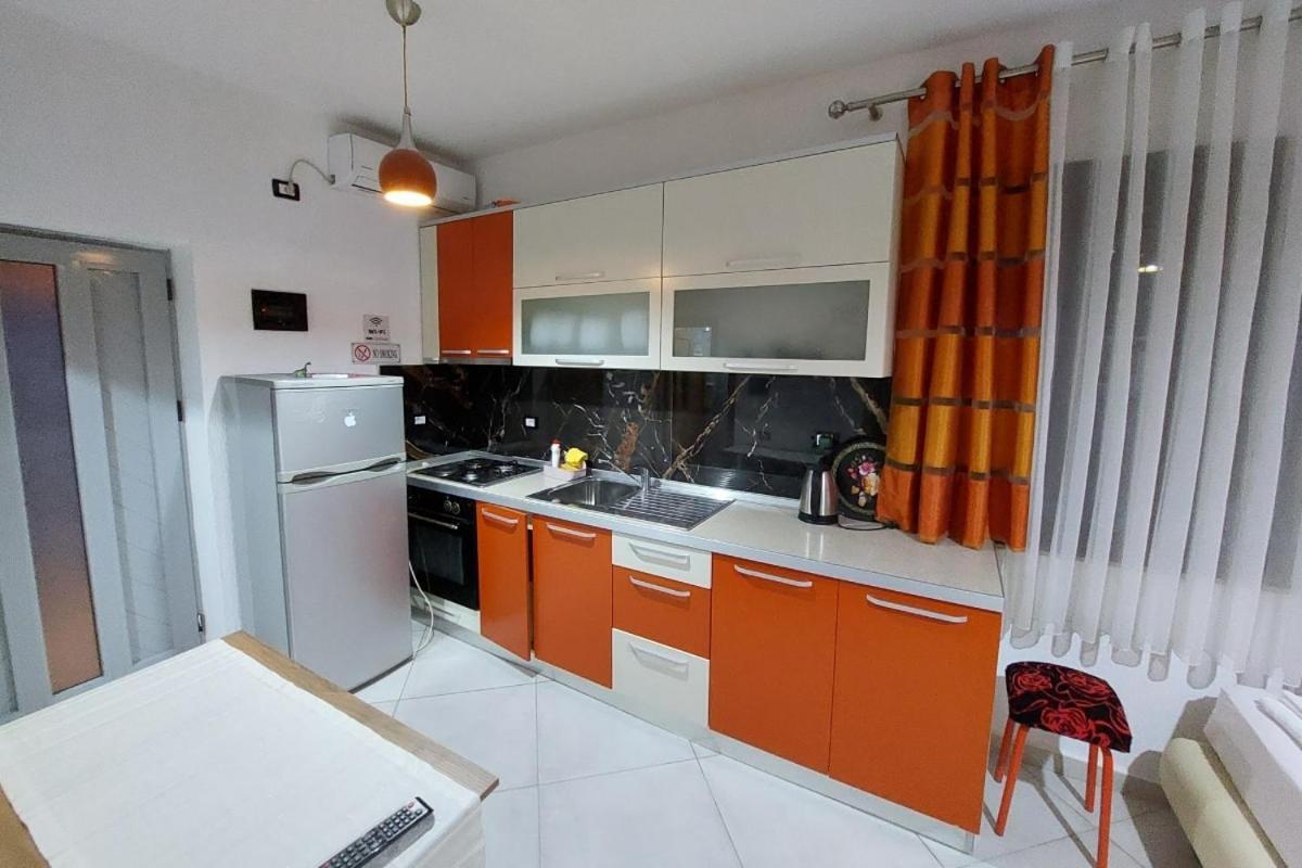 Villa Heljos Apartaments Vlorë 外观 照片