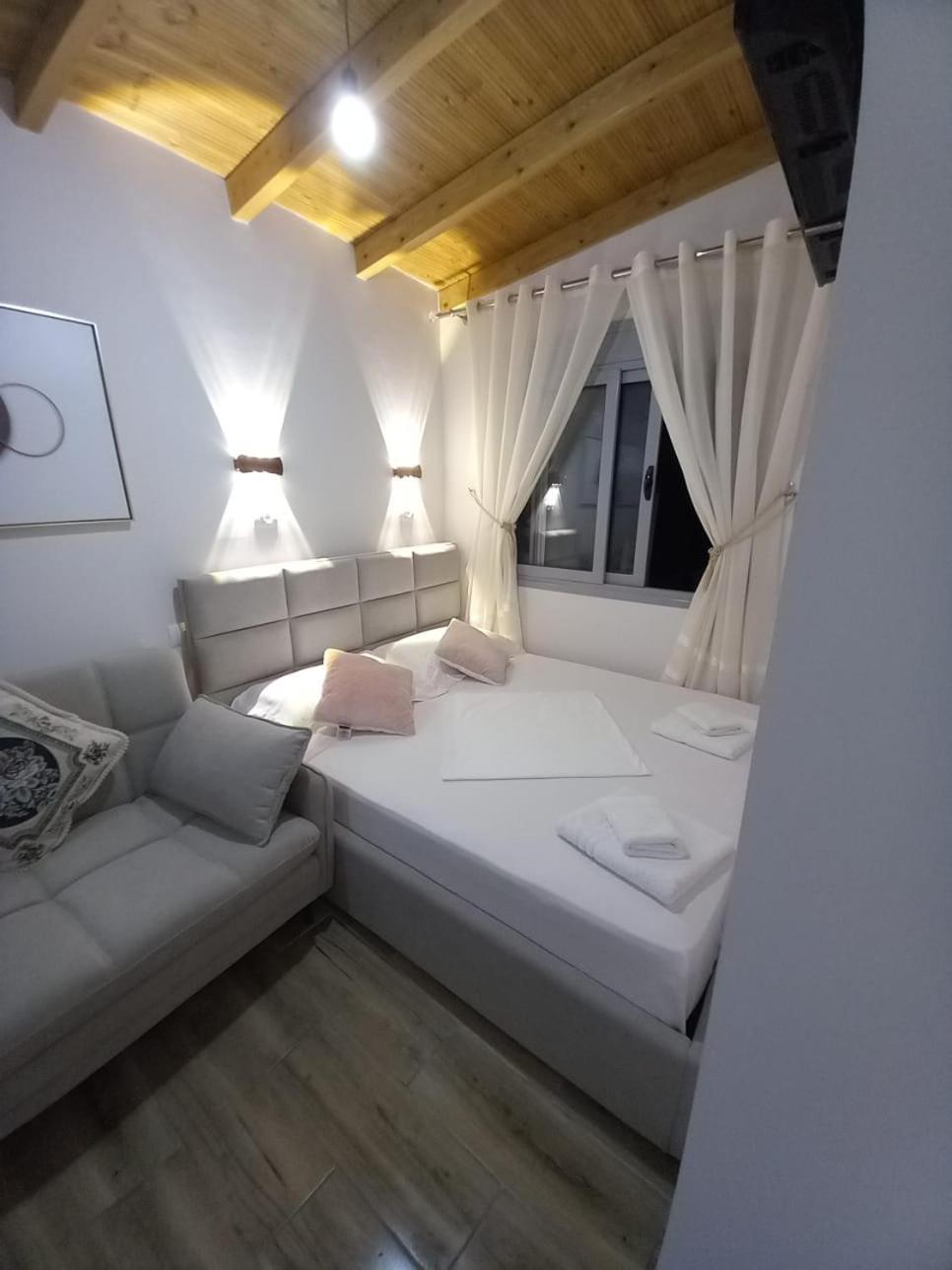 Villa Heljos Apartaments Vlorë 外观 照片