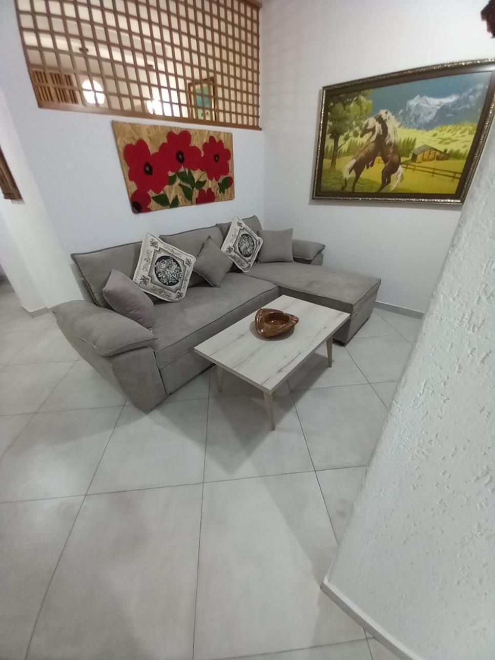 Villa Heljos Apartaments Vlorë 客房 照片