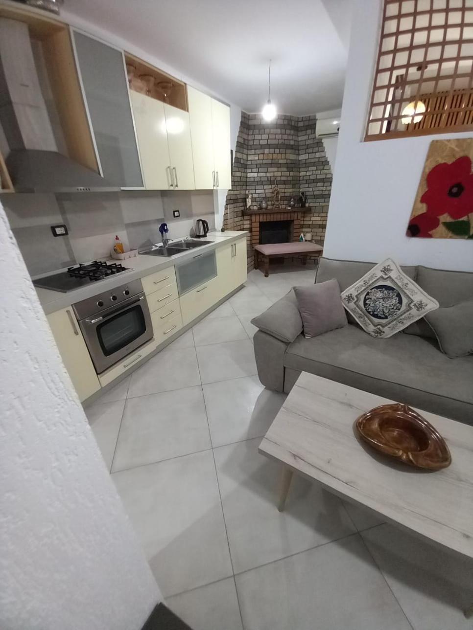 Villa Heljos Apartaments Vlorë 外观 照片