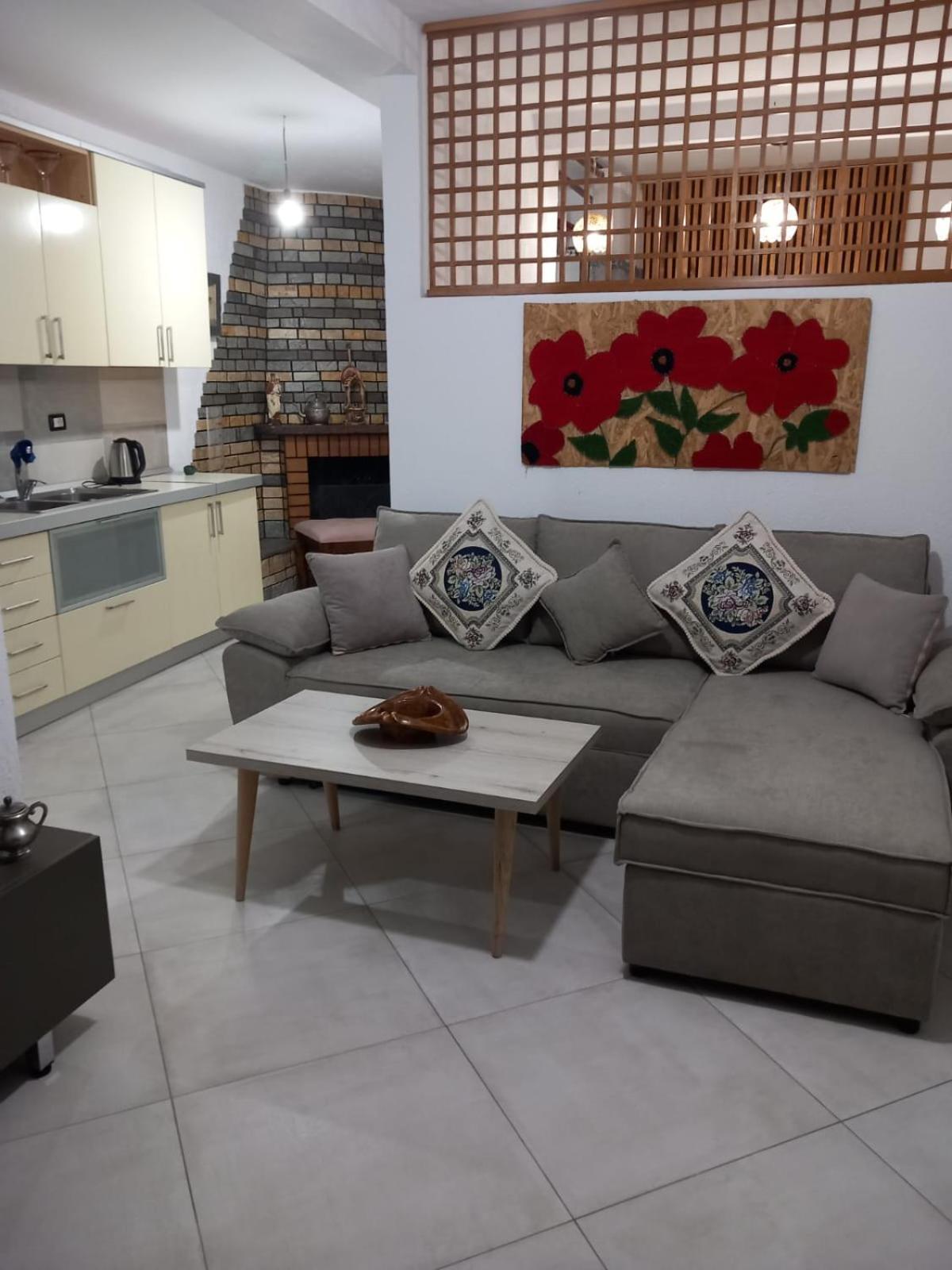 Villa Heljos Apartaments Vlorë 外观 照片