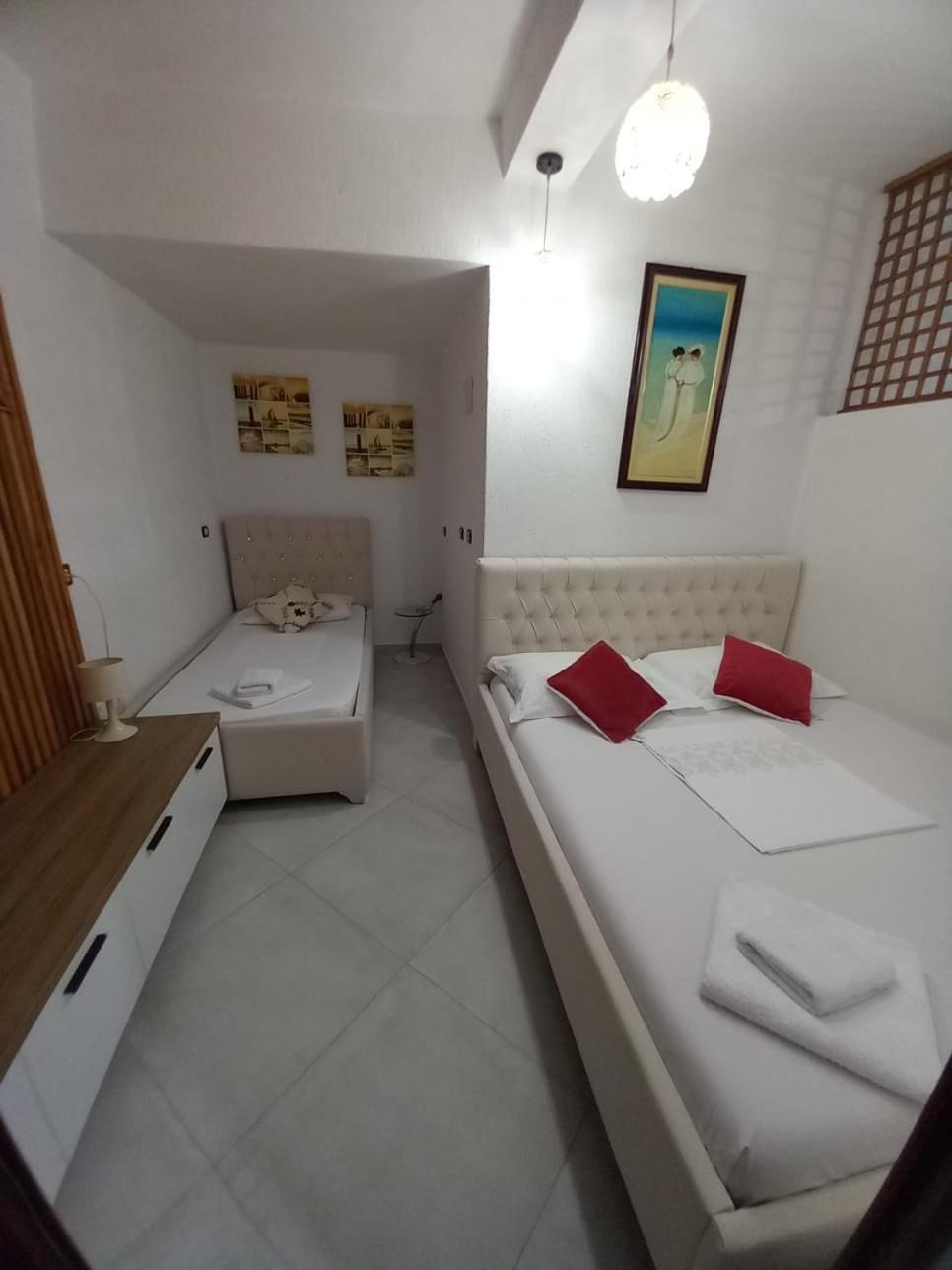 Villa Heljos Apartaments Vlorë 外观 照片