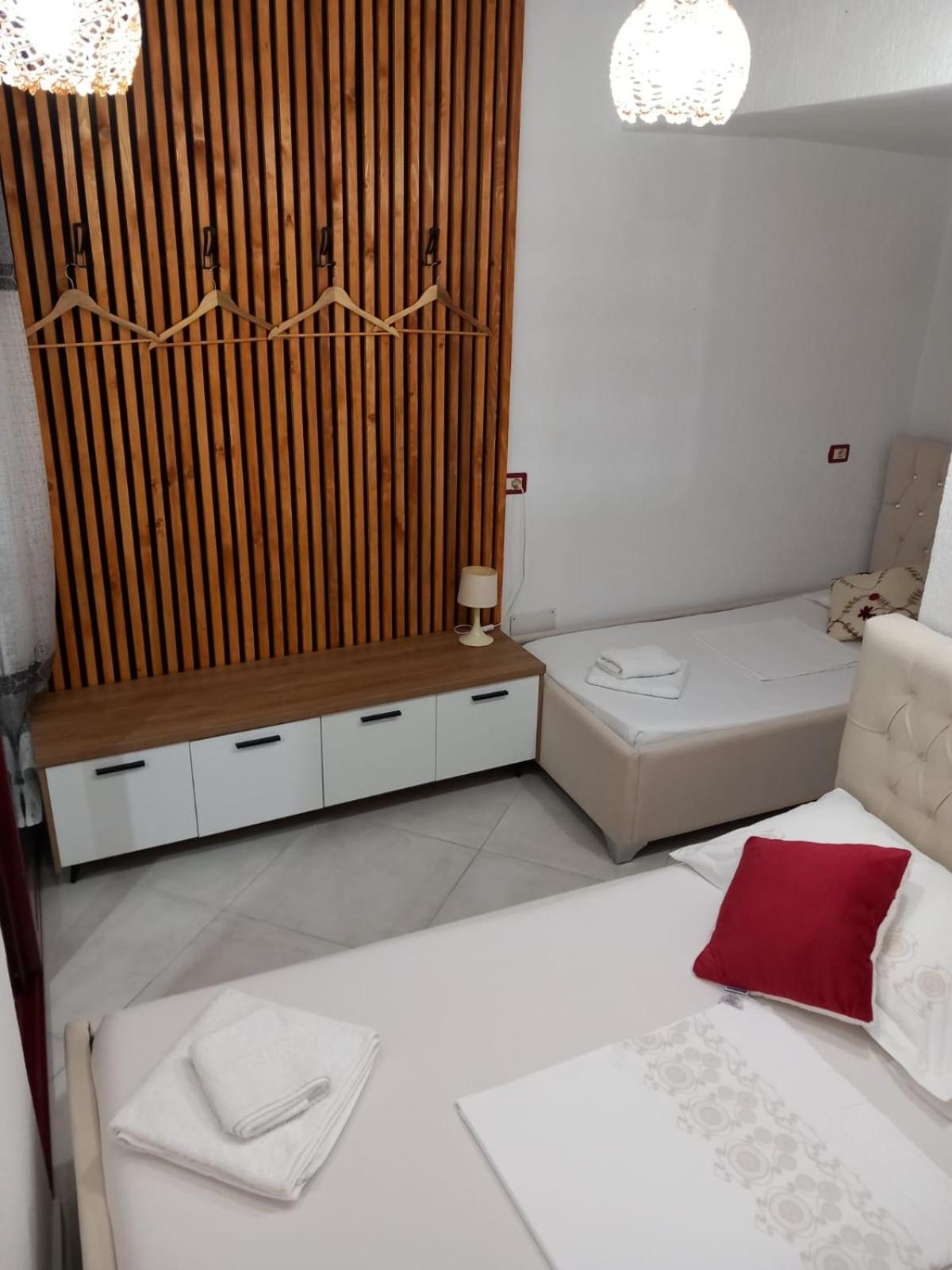 Villa Heljos Apartaments Vlorë 外观 照片
