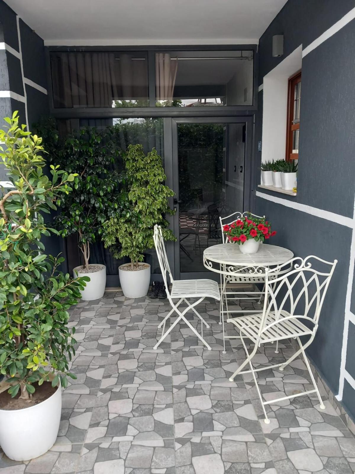 Villa Heljos Apartaments Vlorë 外观 照片