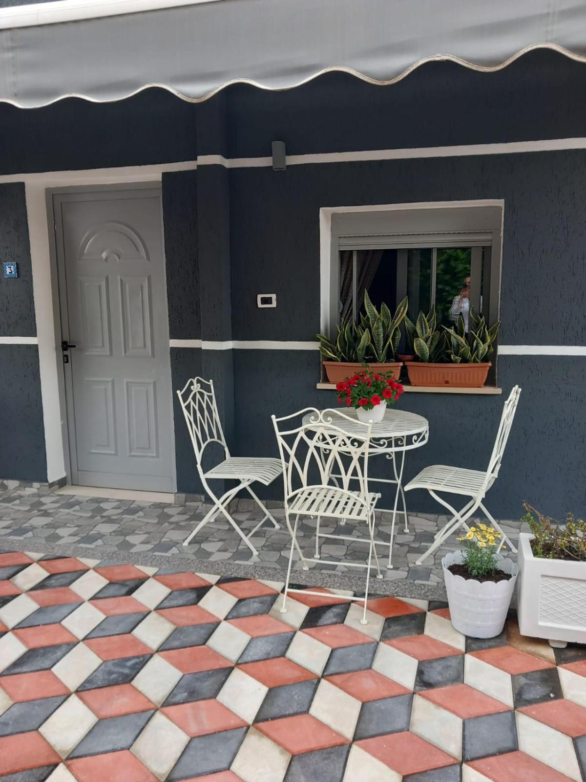 Villa Heljos Apartaments Vlorë 外观 照片